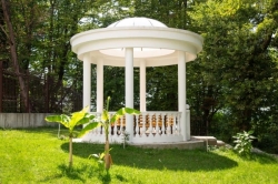 беседки на территории